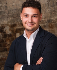 Herr Winkler, Justin 